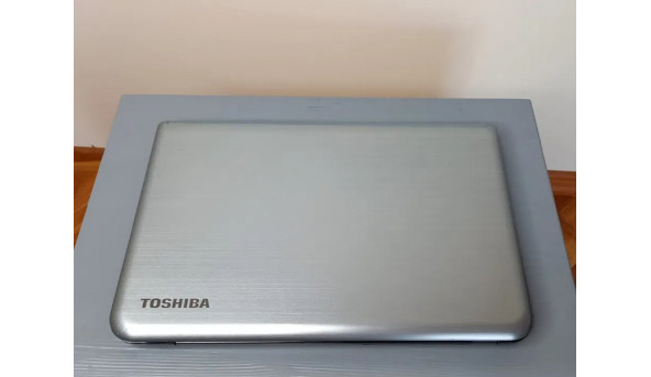 Ігровий ноутбук Toshiba L50 Intel Core I7-4700MQ 8 RAM 240 SSD NVIDIA GeForce GT740M [сенсорний 15.6"] - Б/У