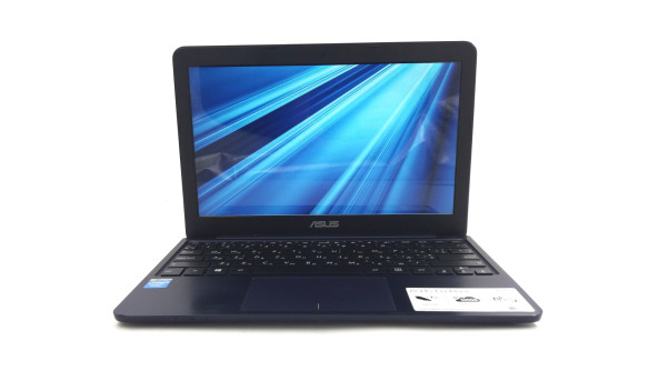 Нетбук Asus EeeBook X205TA Intel Atom Z3735F 2 GB RAM 32 GB SSD [11.6"] - Б/В - 625870