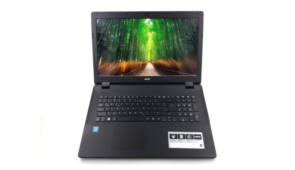 Ноутбук Acer Aspire ES1-711 Intel Celeron N2940 8 GB RAM 128 GB HDD [17.3"] - Б/В