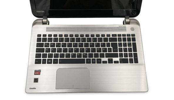 Ноутбук Toshiba Satellite S50D-B AMD A10-7300 8 GB RAM 120 GB SSD [15.6"] - Б/У