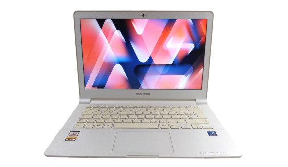Ноутбук Samsung NP905S3G AMD Quad-Core Hybrid 4 GB RAM 128 GB SSD [13.3"] - Б/В - 628384