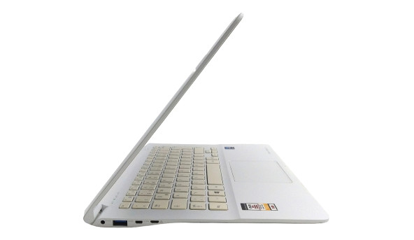 Ноутбук Samsung NP905S3G AMD Quad-Core Hybrid 4 GB RAM 128 GB SSD [13.3"] - Б/В - 628384