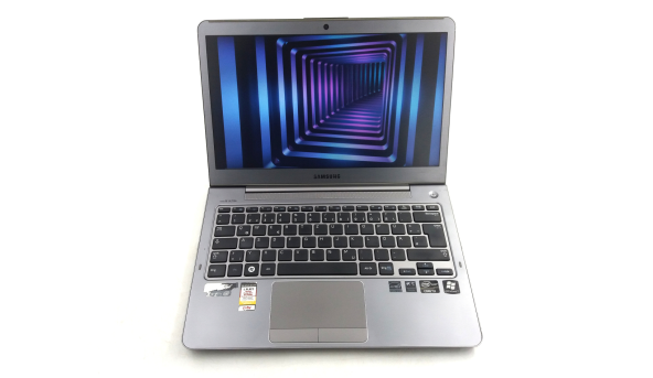 Ноутбук Samsung 530U Intel Core I3-2377M 8 GB RAM 120 GB SSD [13.3"] - Б/В