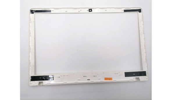 Рамка матрицы для ноутбука Samsung NP450R5U Б/У - 629067