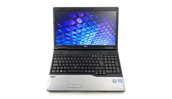 Ноутбук Fujitsu E752  Intel Core i3-3110M 6 GB RAM 240 GB SSD [15.6"] - Б/У