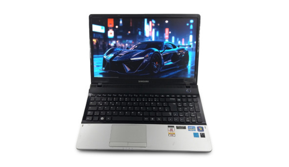 Уцінка! Ігровий ноутбук Samsung 300E Intel Core i3-2350M 8 RAM 240 SSD NVIDIA GeForce GT 520MX [15.6"] - Б/В