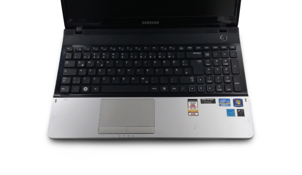 Уцінка! Ігровий ноутбук Samsung 300E Intel Core i3-2350M 8 RAM 240 SSD NVIDIA GeForce GT 520MX [15.6"] - Б/В - 630108