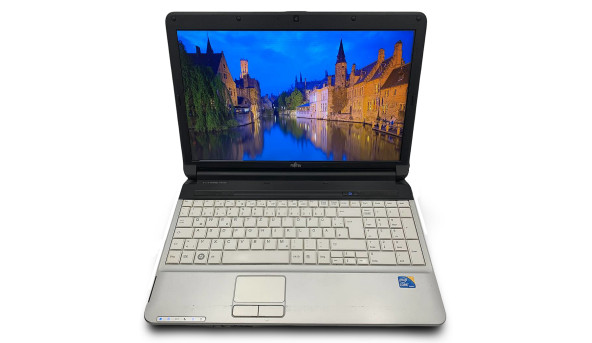 Ноутбук Fujitsu A530 Intel Core i5-460M 6 GB RAM 128 GB SSD [15.6"] - Б/В