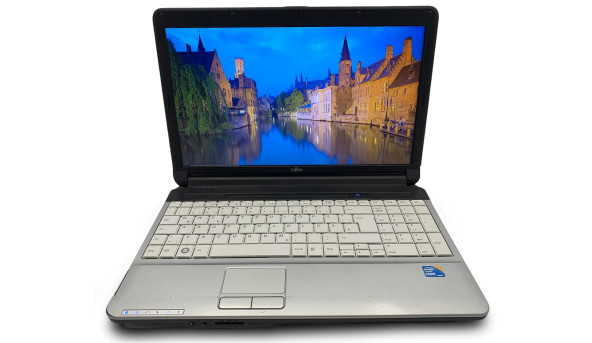 Ноутбук Fujitsu A530 Intel Core i5-460M 6 GB RAM 128 GB SSD [15.6"] - Б/В - 630109