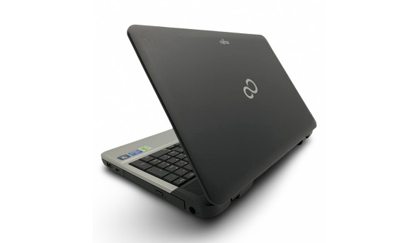 Ноутбук Fujitsu Lifebook A531 Intel Core i5-2430M 8 GB RAM 128 GB SSD [15.6"] - Б/В - 630240