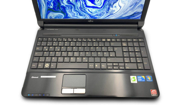 Ноутбук Fujitsu AH530 Intel Core i3-370M 6 GB RAM 128 GB SSD Radeon HD 4650 [15.6"] - Б/В - 630254