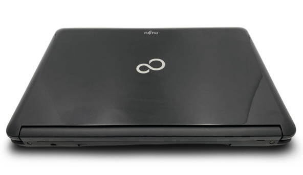 Ноутбук Fujitsu AH530 Intel Core i3-370M 6 GB RAM 128 GB SSD Radeon HD 4650 [15.6"] - Б/В - 630254