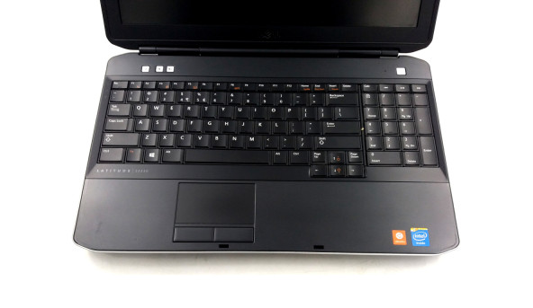 Ноутбук Dell Latitude E5530 Intel Core I5-2430M 8 GB RAM 120 GB SSD 200 GB HDD [15.6"] - Б/В - 630382