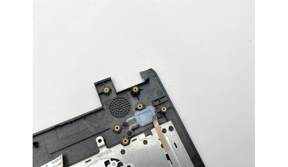 Середня частина корпуса для ноутбука Medion E6418 MD99620 13N0-1BM0801 Б/В - 630432