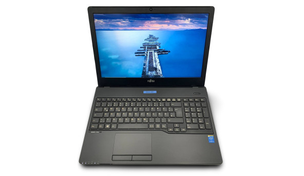 Ноутбук Fujitsu LifeBook A555 Intel Core i5-5200U 8 GB RAM 128 GB SSD [15.6" ] - Б/В