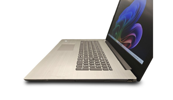 Ігровий ноутбук Lenovo V320-17IKB Intel Core i5-7200U 8 RAM 128 SSD NVIDIA GeForce 920MX [IPS 17.3" FHD] - Б/В - 633551
