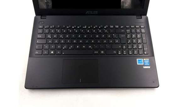 Ноутбук Asus F551c Intel Pentium 2117U 4 GB RAM 250 GB SSD [15.6"] - Б/В - 634029