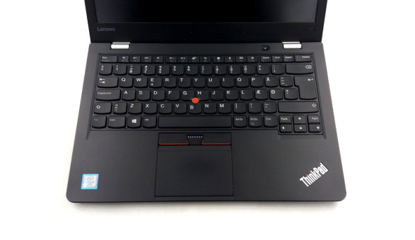 Ноутбук Lenovo 13 2nd Gen Intel Core I5-7300U 8 GB RAM 256 GB SSD [IPS 13.3" FullHD] - Б/В - 634100