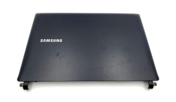 Крышка матрицы для ноутбука Samsung  N145 Plus BA75-02708A в сборе с веб-камерой и петлями   Б/У