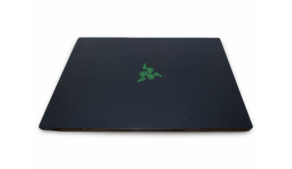 Игровой ноутбук Razer Blade 15 Core i7-8750H 16 RAM 512 SSD GeForce RTX 2060 [IPS 15.6" 144Hz FullHD] - Б/У - 640286