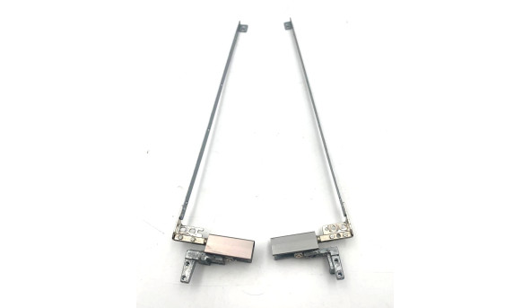 Петли с заглушками к ноутбуку HP Probook 6545b  AM07F000200 AM07F000100 Б/У