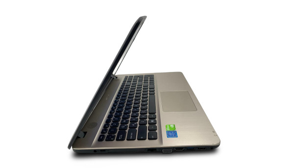 Ігровий ноутбук ASUS R541N Intel Pentium N4200 8 GB RAM 240 GB SSD Ge Force 810M [15,6" FullHD] - Б/В - 640536