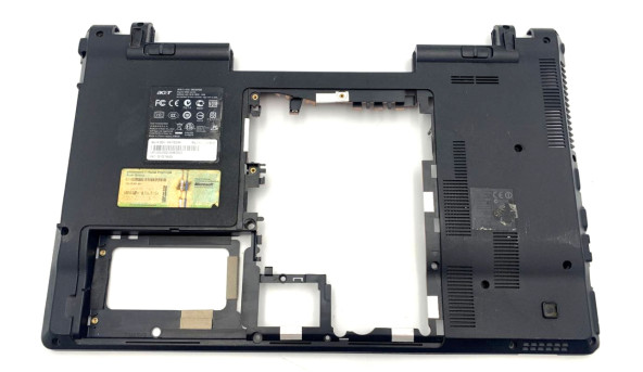 Нижняя часть корпуса к ноутбуку Acer Aspire 5553 5553G AP0FO000700  ZYE36ZR8BA Б/У