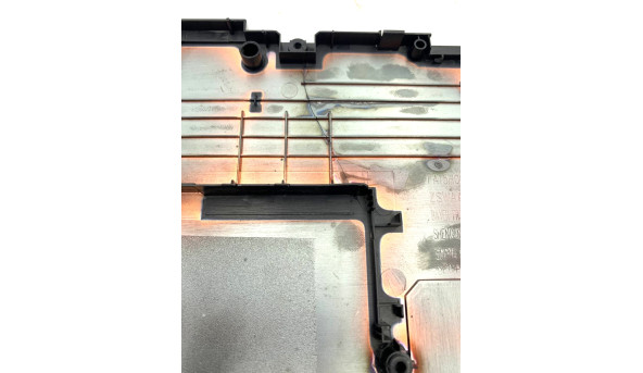 Нижняя часть корпуса для ноутбука Toshiba Satellite C50-B-1C9, 15.6", AP15H000620P Б/У - 643786