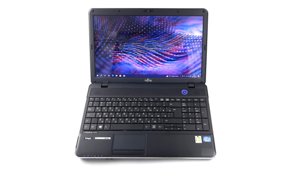Ноутбук Fujitsu Lifebook A512 Intel Core I3-2310M 8 GB RAM 128 GB SSD [15.6"] - Б/В