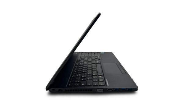 Ноутбук Fujitsu A357 Intel Core i5-7200U 8 GB RAM DDR4 240 GB SSD [15,6" FullHD] - Б/В