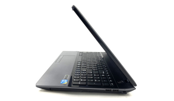 Ігровий ноутбук Samsung NP300E5C Core I3-2328M 8 RAM 128 SSD 500 HDD NVIDIA GeForce GT 620M [15.6"] - Б/В