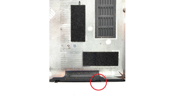 Нижня частина корпусу до ноутбука Dell Latitude 5480 5490 AP1SD000D03 AP1SD000D04 Б/В - 651289