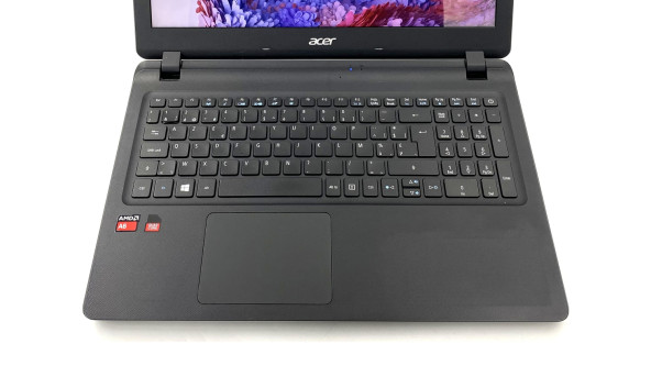 Ноутбук Acer Aspire ES1-523 AMD A6-7310 8 GB RAM 128 GB SSD [15.6"] - Б/В