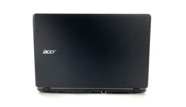 Ноутбук Acer Aspire ES1-523 AMD A6-7310 8 GB RAM 128 GB SSD [15.6"] - Б/В