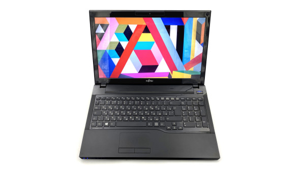 Ноутбук Fujitsu Lifebook AH552 Intel Core I5-3210M 8 GB RAM 128 GB SSD 500 GB HDD [15.6"] - Б/В