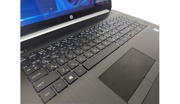 Сенсорний ноутбук HP Core I5-8250U 8 RAM 128 SSD 1000 HDD AMD Radeon 530 [17.3" HD+] - Б/В