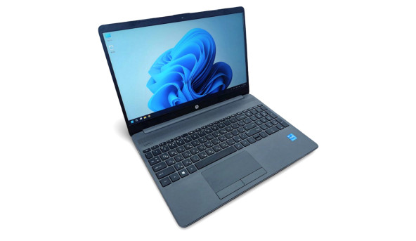 Ноутбук HP 250 G8 Intel Core I5-1135G7 8 GB RAM 256 GB SSD [IPS 15.6" FullHD] - Б/У