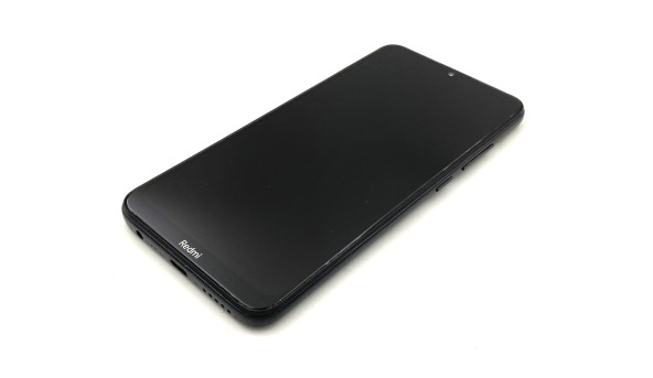 Смартфон Xiaomi Redmi 8 Qualcomm Snapdragon 439 4/64 GB 8/12+2 MP [IPS 6.22"] - Б/В