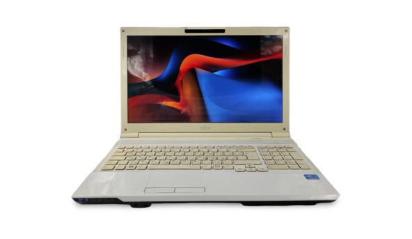 Ноутбук Fujitsu Lifebook AH532 Intel Core I3-2328M 8 GB RAM 120 GB SSD [15.6"] - Б/В