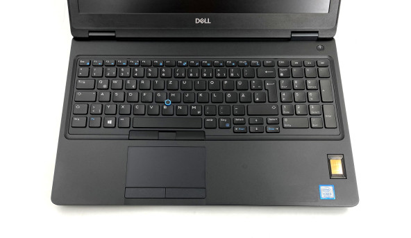 Ноутбук Dell Latitude 5590 Intel Core i5-8250U 8 GB RAM 240 GB SSD [IPS 15.6" FullHD] - Б/В