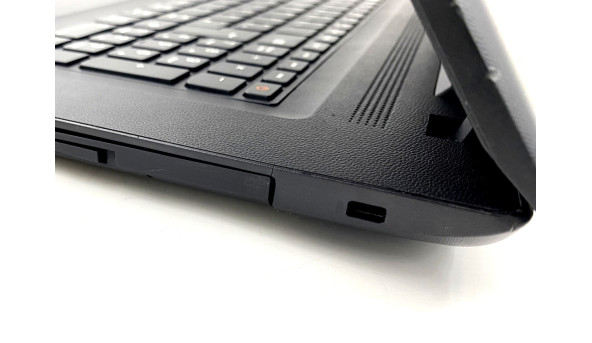 Ігровий ноутбук Lenovo 110-17IKB Intel Core I3-7100U 8 RAM 120 SSD 1000 HDD AMD Radeon R5 M330 [17.3"] - Б/В