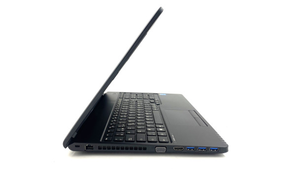 Ноутбук Fujitsu LifeBook A555 Intel Core I5-5200U 8 GB RAM 240 GB SSD [15.6" ] - Б/В