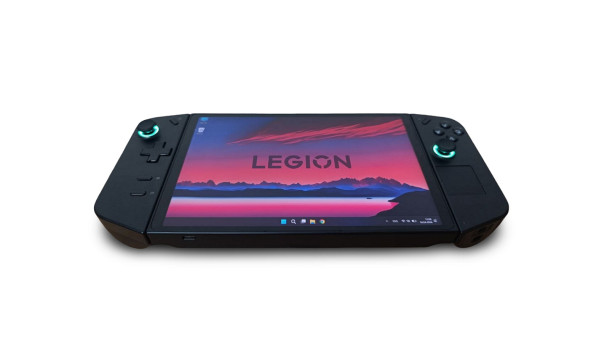 Игровая консоль Lenovo Legion Go AMD Ryzen Z1 Extreme 16 GB RAM 1000 GB SSD [IPS 8.8" QHD 144Hz] - Б/У