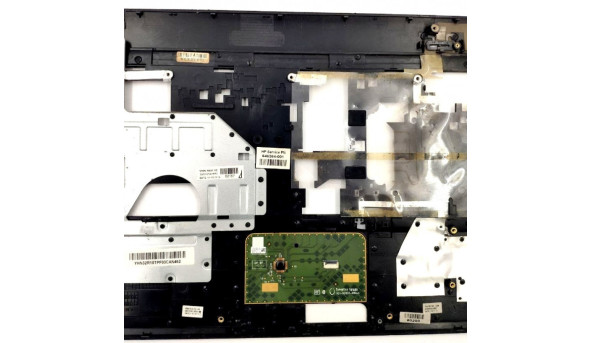 Середня частина корпуса для ноутбука HP Pavilion g6, g6-1006so, 646384-001. Без пошкоджень. Кріплення всі цілі. Є подряпини та потертості.