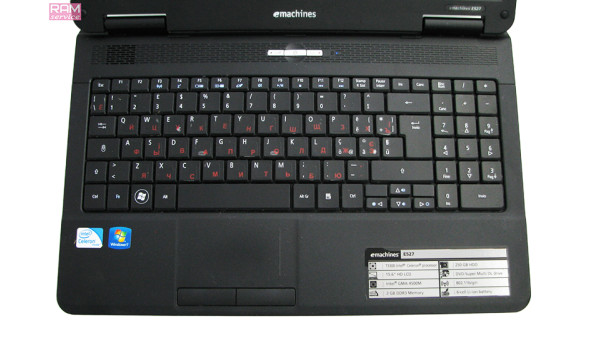 Незамінний помічник ноутбук Acer eMachines E527, 15.6", Intel Celeron T3300, 3GB, 250 GB, Intel 45 Express, Windows 7, Б/В