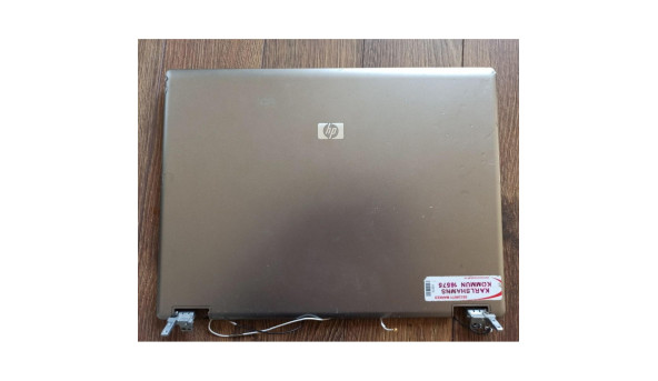 Кришка матриці для ноутбука HP Compaq 6735b, 15.4", 487336-001, 6070b0232801, б/в. В хорошому стані, без пошкодженнь. Продається з веб камерою та завісами