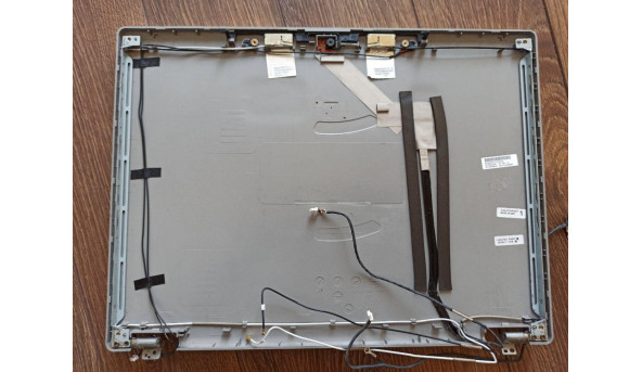 Кришка матриці для ноутбука HP Compaq 6735b, 15.4", 487336-001, 6070b0232801, б/в. В хорошому стані, без пошкодженнь. Продається з веб камерою та завісами - 79908