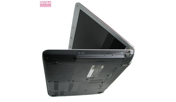 Ноутбук Samsung R530, 15.6", Intel Pentium Dual Core T4400, 4 GB, 320 GB, Intel GMA 4500M, Windows 7, Б/В
